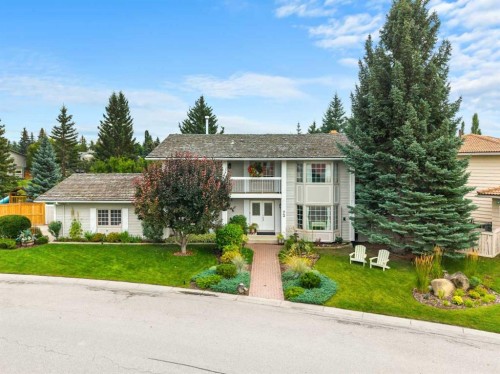 72 Woodacres Crescent Sw, Calgary, AB 