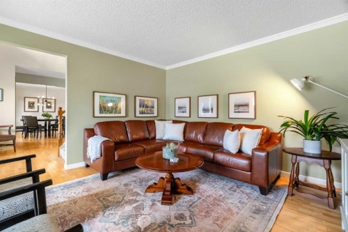 72 Woodacres Crescent Sw, Calgary, AB 