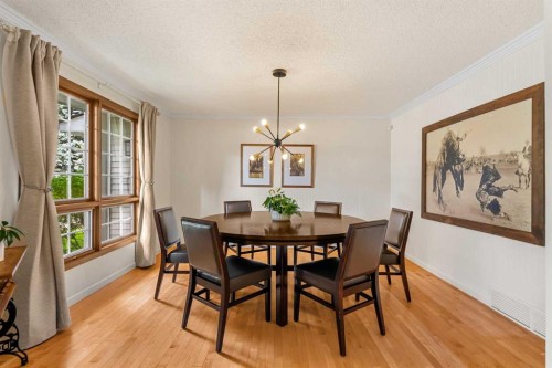 72 Woodacres Crescent Sw, Calgary, AB 