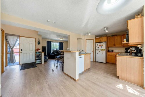184 Erin Meadow Way Se, Calgary, AB 