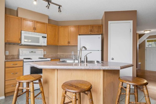 224 Mckenzie Towne Link Se, Calgary, AB 