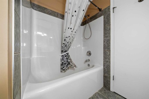 224 Mckenzie Towne Link Se, Calgary, AB 