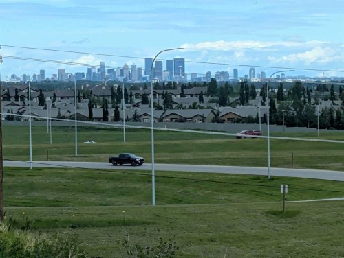18010 37 Street Sw, Calgary, AB 