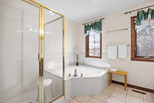 10385 Hamptons Boulevard Nw, Calgary, AB - Indoor Photo Showing Bathroom