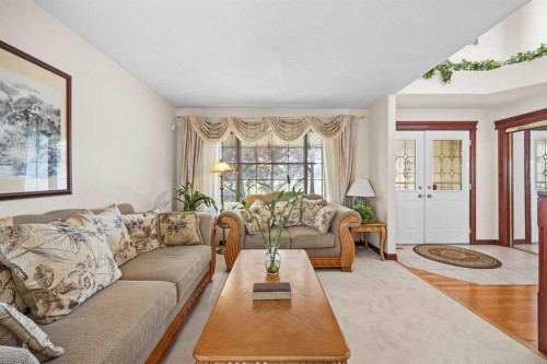 10385 Hamptons Boulevard Nw, Calgary, AB - Indoor Photo Showing Living Room