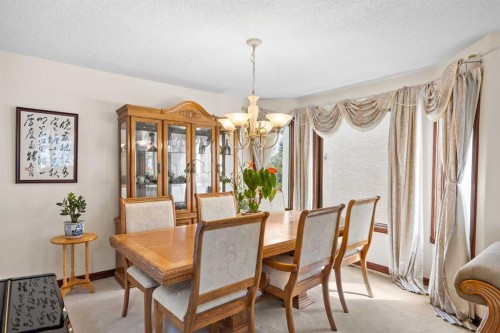 10385 Hamptons Boulevard Nw, Calgary, AB - Indoor Photo Showing Dining Room