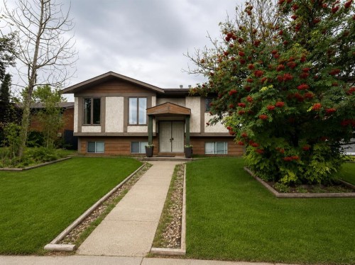 903 10 Avenue  High River, AB T1V 1K6