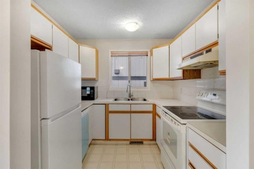 4736 17 Avenue Nw, Calgary, AB 