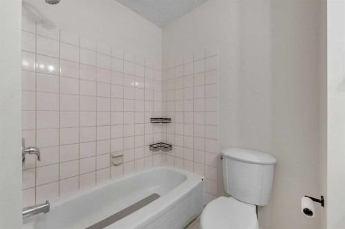 4736 17 Avenue Nw, Calgary, AB 