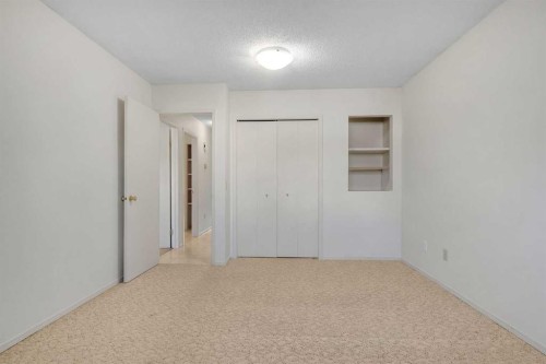 4736 17 Avenue Nw, Calgary, AB 