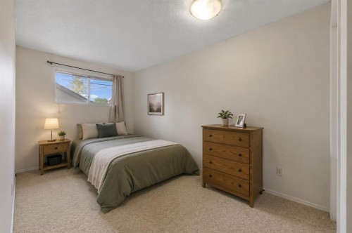 4736 17 Avenue Nw, Calgary, AB 
