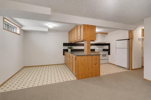 4736 17 Avenue Nw, Calgary, AB 