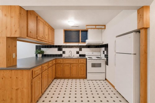 4736 17 Avenue Nw, Calgary, AB 