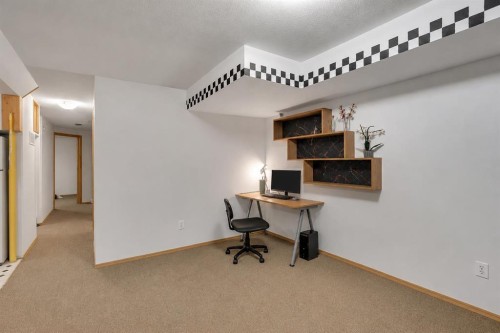 4736 17 Avenue Nw, Calgary, AB 