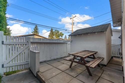 4736 17 Avenue Nw, Calgary, AB 