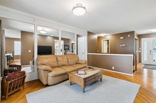 365 Sunmills Drive Se, Calgary, AB - Indoor Photo Showing Living Room