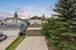 147 Harvest Creek Court NE Calgary, AB T3K 4N8