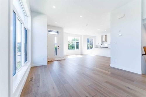 73 7 Street Ne, Calgary, AB 
