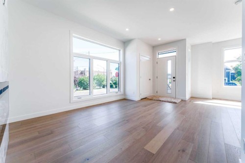 73 7 Street Ne, Calgary, AB 
