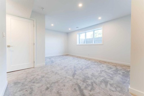 73 7 Street Ne, Calgary, AB 