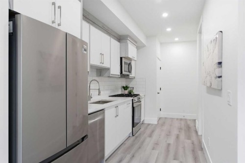 8518 33 Avenue Nw, Calgary, AB 