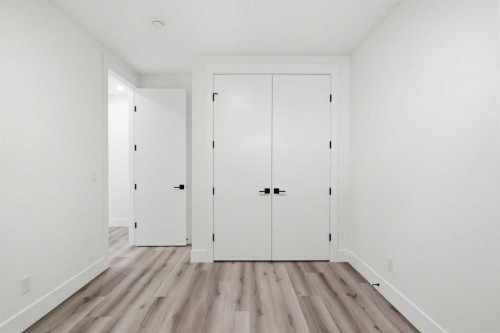 8518 33 Avenue Nw, Calgary, AB 