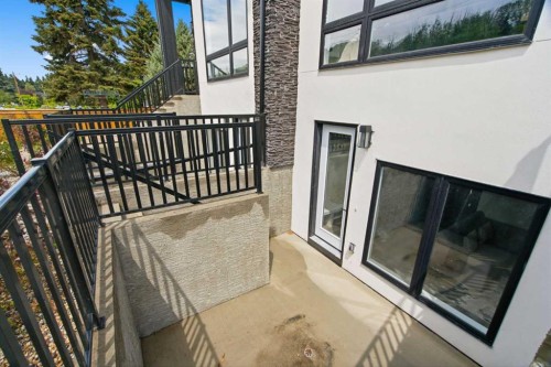 8518 33 Avenue Nw, Calgary, AB 