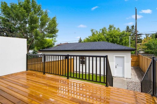 8518 33 Avenue Nw, Calgary, AB 