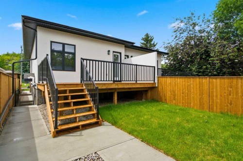8518 33 Avenue Nw, Calgary, AB 