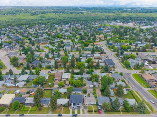8518 33 Avenue Nw, Calgary, AB 