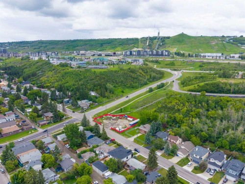 8518 33 Avenue Nw, Calgary, AB 