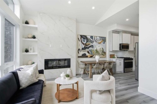 8518 33 Avenue Nw, Calgary, AB 