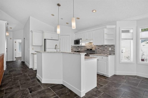 113 Mt Douglas Villas Se, Calgary, AB 