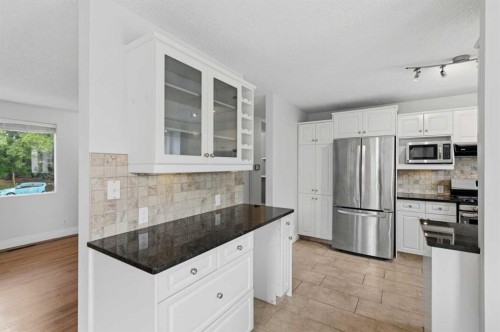 2835 63 Avenue Sw, Calgary, AB 