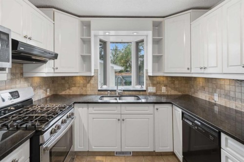 2835 63 Avenue Sw, Calgary, AB 