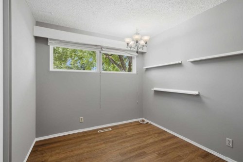 2835 63 Avenue Sw, Calgary, AB 
