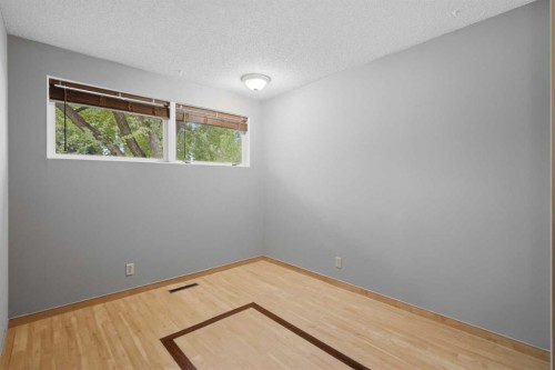 2835 63 Avenue Sw, Calgary, AB 