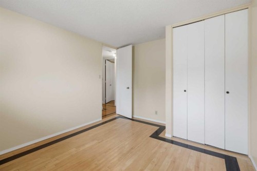 2835 63 Avenue Sw, Calgary, AB 