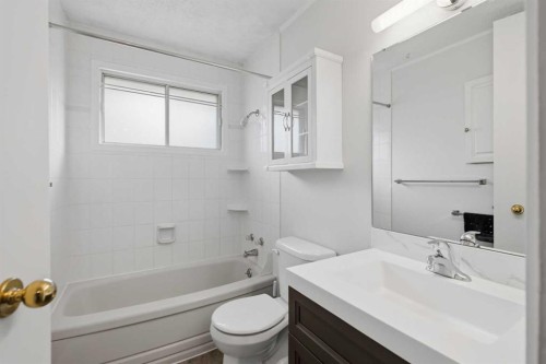2835 63 Avenue Sw, Calgary, AB 