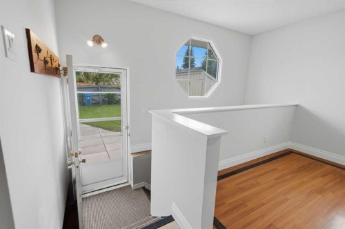 2835 63 Avenue Sw, Calgary, AB 