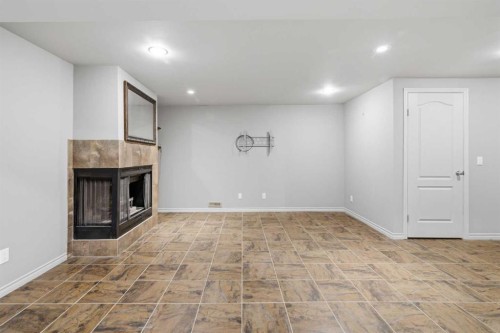 2835 63 Avenue Sw, Calgary, AB 