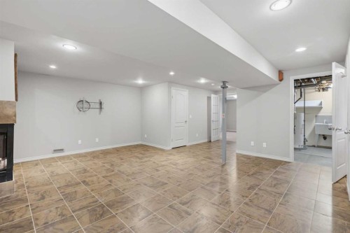 2835 63 Avenue Sw, Calgary, AB 