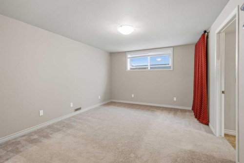 2835 63 Avenue Sw, Calgary, AB 