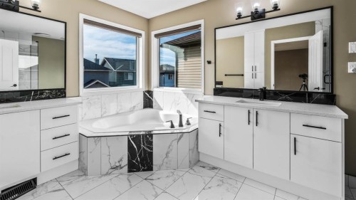 110 Saddlecrest Landing Ne, Calgary, AB 