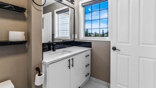 110 Saddlecrest Landing Ne, Calgary, AB 
