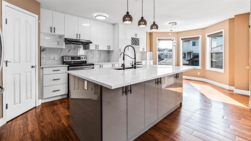 110 Saddlecrest Landing Ne, Calgary, AB 