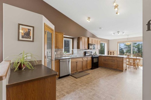499 Highland Close, Strathmore, AB 