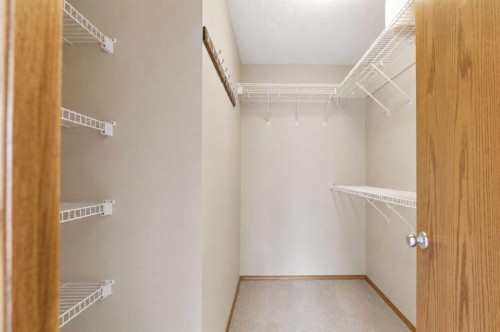 499 Highland Close, Strathmore, AB 