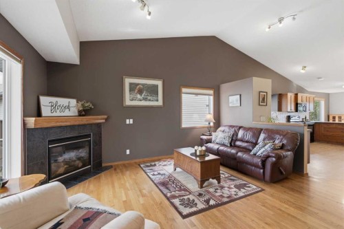 499 Highland Close, Strathmore, AB 