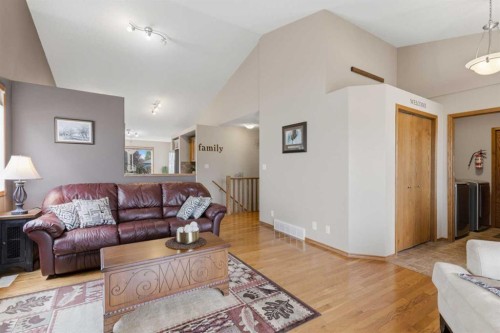 499 Highland Close, Strathmore, AB 